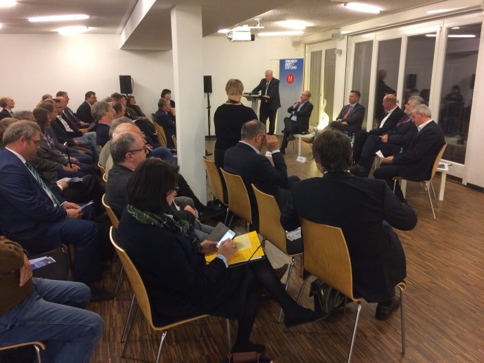 Managerkreis Friedrich-Ebert-Stiftung: Uwe Hitschfeld und Holger Tschense moderieren „Mitteldeutschland im Fokus“ mit Martin Dulig, Wolfgang Tiefensee und Prof. Dr. Armin Willingmann Managerkreis Friedrich-Ebert-Stiftung: Uwe Hitschfeld und Holger Tschense moderieren „Mitteldeutschland im Fokus“ mit Martin Dulig, Wolfgang Tiefensee und Prof. Dr. Armin Willingmann