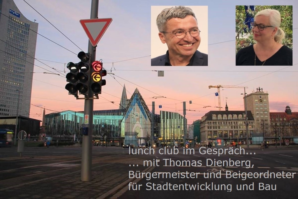 Fotocollage: Bild des Augustusplatzes in Leipzig mit Uniriese, Paulinum und Krochhochhaus, oben rechts Porträtfotos von Thomas Dienberg und Katharina Hitschfeld